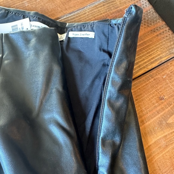 Abercrombie & Fitch Vegan Leather Skort - Picture 4 of 6